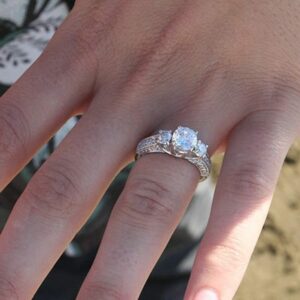 Taylor and Liz Round diamond semi-mount engagement ring